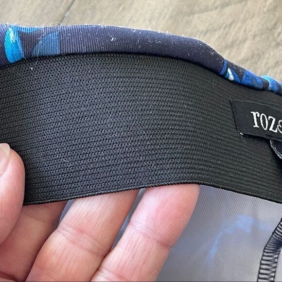 Roz & Ali Black with Blue Floral Print Skater Mini Skirt - Size Medium - Picture 3 of 7